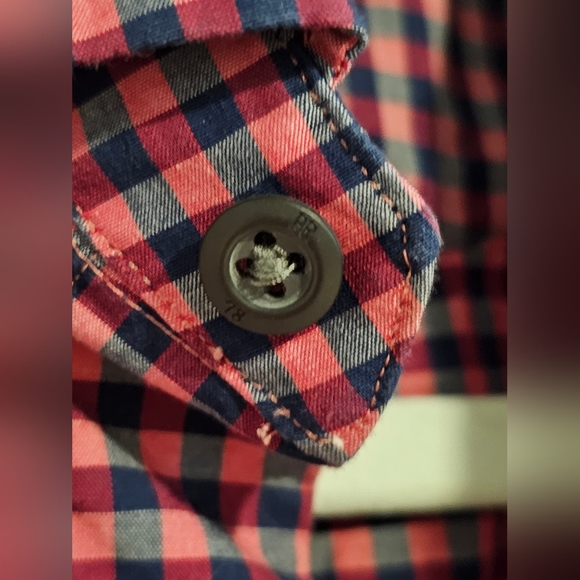 Banana Republic checkered short-sleeved button up (red and blue) - Picture 3 of 5
